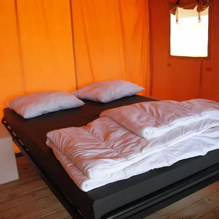 Luxury tent Boerderijcamping Het Oever *